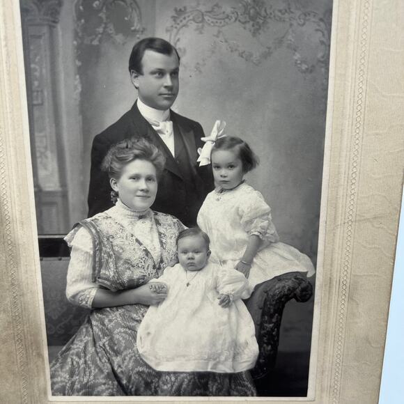 Antique Card Stock Mounted Black White 1800's Family Infant Child Photo - Picture 3 of 8